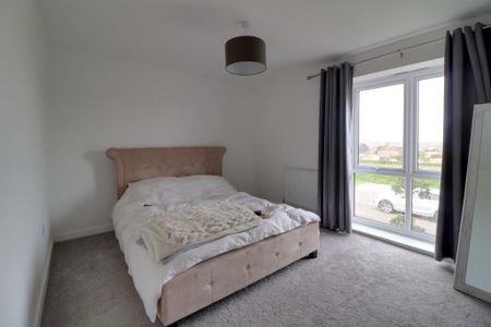 4 bedroom detached house to rent - Photo 3