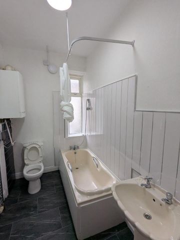 2 bedroom terraced house to rent - Photo 5