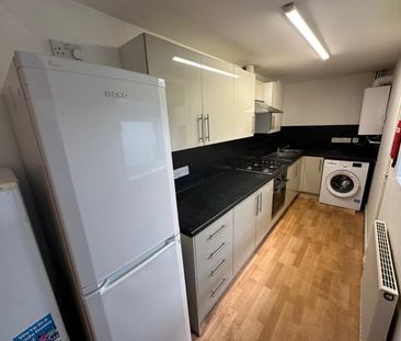 Room in a Shared House, Frederick Grove, NG7 - Photo 6