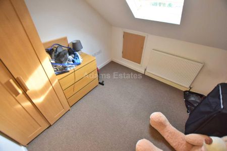 5 bedroom flat to rent - Photo 2