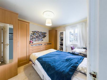 3 bedroom private hall to rent - Photo 3