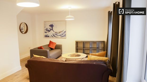 Large 3-bedroom apartment for rent in The Liberties, Dublin - Photo 1