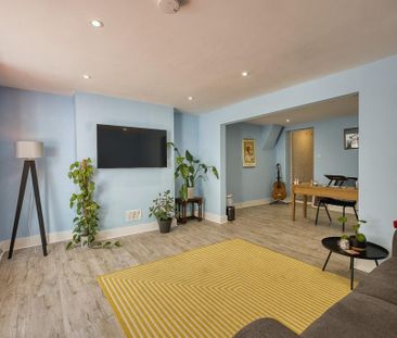4 bedroom terraced house to rent - Photo 3