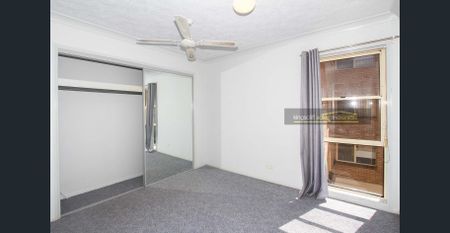 2br mid floor unit, one street from beach - Photo 5