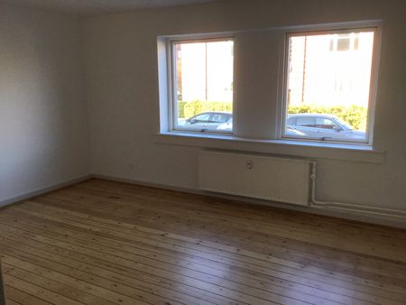 Dejlig 2-værelses i rolig ejendom - Photo 3