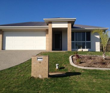 LARGE FAMILY HOME - Photo 3