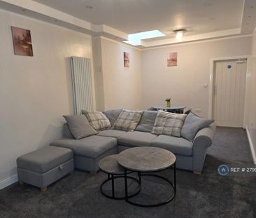 1 bedroom in a house share to rent - Photo 3