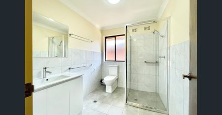 Three-bedroom townhouse in a prime Strathfield South location - Photo 3