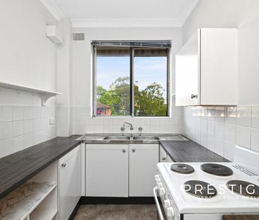 2-Bedroom Apartment with Ample Storage in the Heart of Bexley - Photo 3