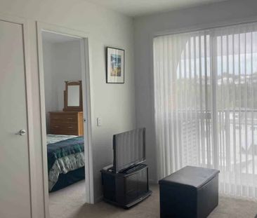 Modern 1-Bedroom Apartment Plus Large Office ... - Photo 5