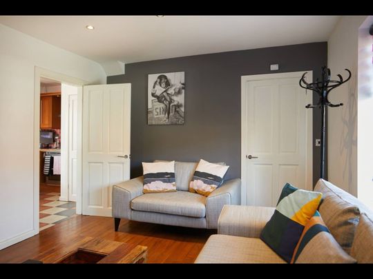 2 Bed End Terrace, Sneinton Dale, NG3 - Photo 1