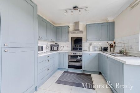 3 bedroom detached house to rent - Photo 2