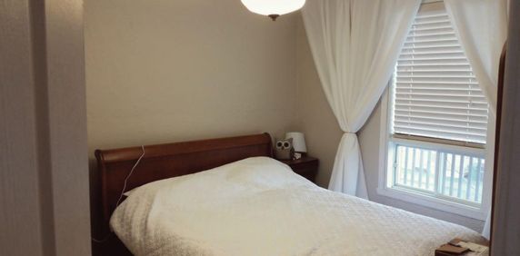 4 1/2 Secteur universitaire. 1er Juillet. Internet illimité inclus! - Photo 2