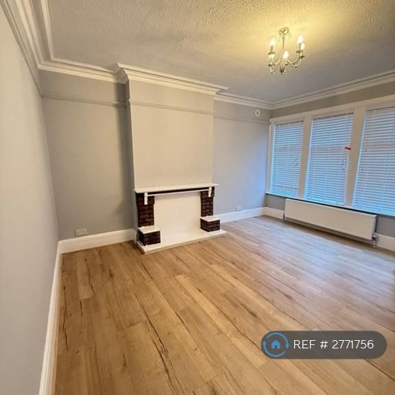 4 bedroom terraced house to rent - Photo 1