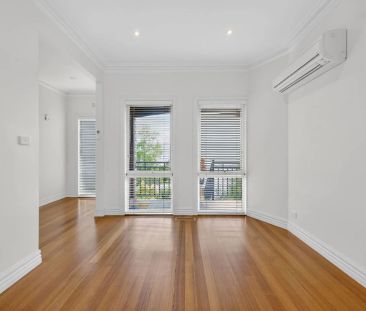 Expansive Town Residence in the Heart of Camberwell - Photo 1