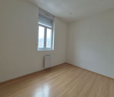 Location Appartement 3 pièces 67m² - Photo 3