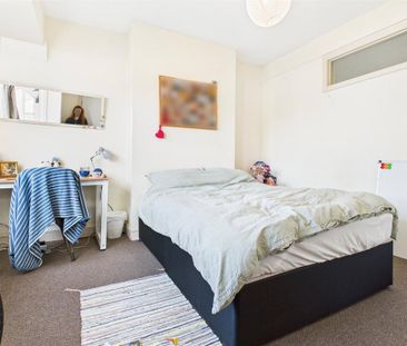 4 bedroom terraced house to rent - Photo 5