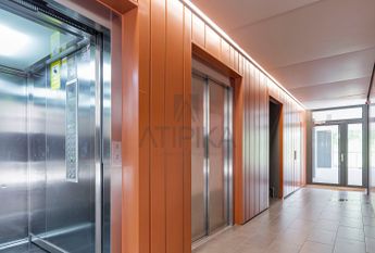 Piso en alquiler de cuatro habitaciones junto al Teatre Nacional de Cataluña, Barcelona
