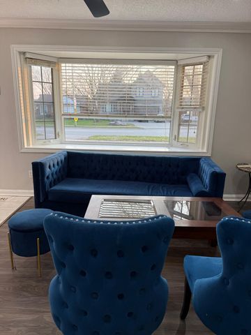 For Lease - 369 Martin Street, Milton, Ontario - Photo 4