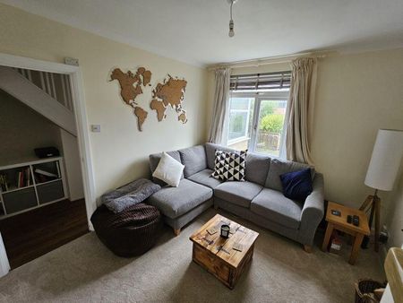 2 bedroom terraced house to rent - Photo 2