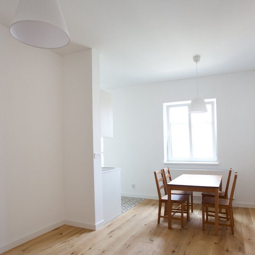Pronájem bytu 3+1 80 m² - Photo 1