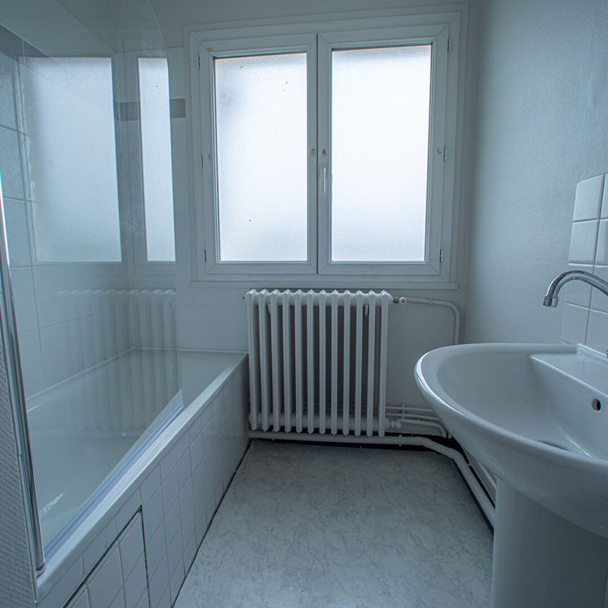 Location Appartement 3 pièces 63m² LE PETIT QUEVILLY 76140 - Photo 1
