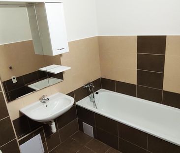 Pronájem bytu 1+kk a garsoniéry 33 m², Starý Dvůr 798, Hrádek nad N... - Photo 2
