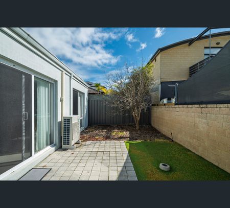18a Howard Parade, Salter Point, WA 6152 - Photo 5