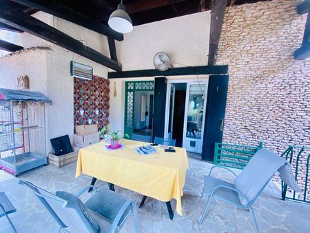 Rez de chaussée de villa T4, 119 M2 avec beau terrain, terrasse dans un endroit calme, - Photo 2