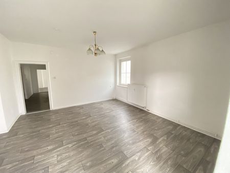 Hier trifft Alltagstauglichkeit auf Gemütlichkeit: Schöne 2-Zimmerwohnung mit Balkon - Photo 2