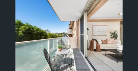 Stylish coastal haven in prime location - Photo 4