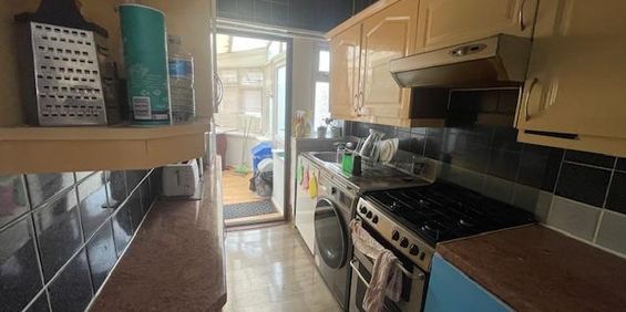 1 bedroom in a house share to rent - Photo 3