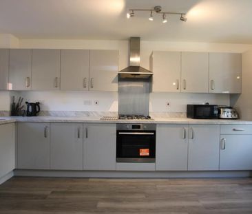 4 bedroom detached house to rent - Photo 5