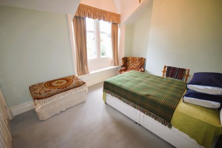 St. Gabriels Court, CA1 - Photo 3