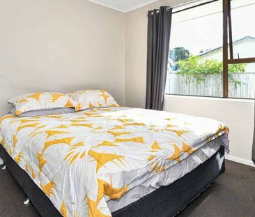 PAPAKURA, 3 BEDROOMS - Photo 3