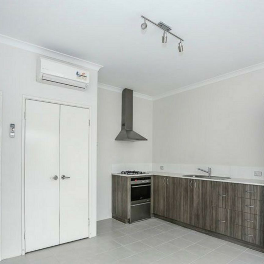 Modern, Light & Bright 2-Bedroom Home in Prime Location - Photo 1