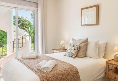 3 bedroom luxury Townhouse for rent in Nueva Andalucia, Andalusia - Photo 5