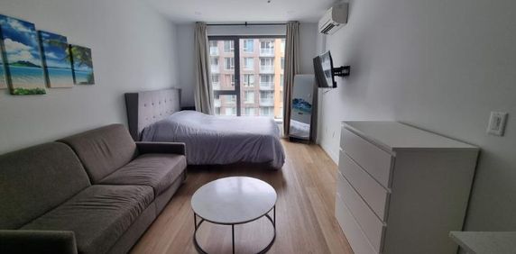 ✨ Loft meublé à louer – Bishop Embassy (Centre-ville de MTL) ✨ - Photo 2
