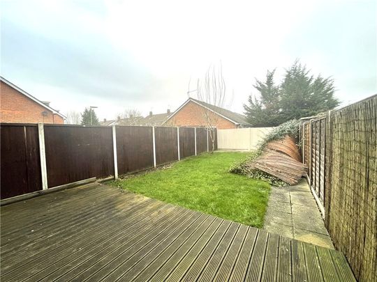 Harrow Close, Addlestone - Photo 1