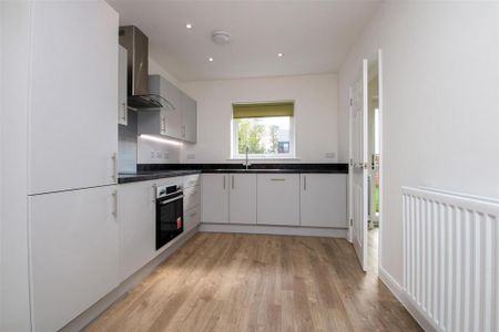 3 bedroom detached house to rent - Photo 4