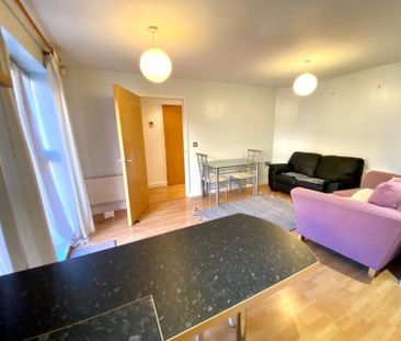 2 bedroom flat to rent - Photo 2