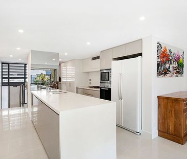 A Stunning, Fully Furnished, Large 175 Square Metre, Two Bedroom Ho... - Photo 4