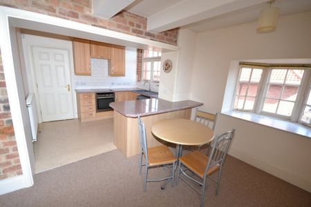 2 bed Flat for Rent - Photo 3