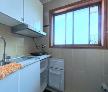 Affordable Fully Furnished Flat in Beverly Hills - Photo 2