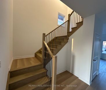 Detached Home For Lease | X8097608 - Photo 2