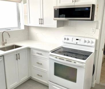 2042 TAWNEY AVENUE - Photo 5