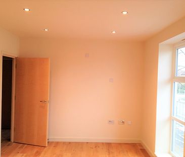 Stunning Brand New One Bedroom Apartment To Let in Chadwell Heath - Photo 5