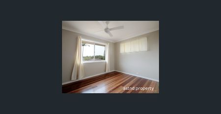Dual Living - Spacious, Convenient & Perfectly Positioned within Macgregor State School Catchment - Photo 4