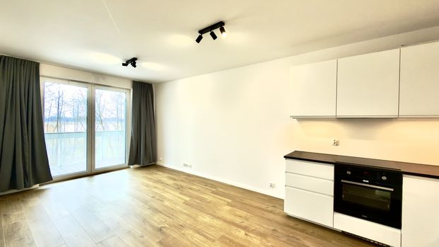 Pierwszy najem, widok na Wisłok z tarasu. - Zdjęcie 1