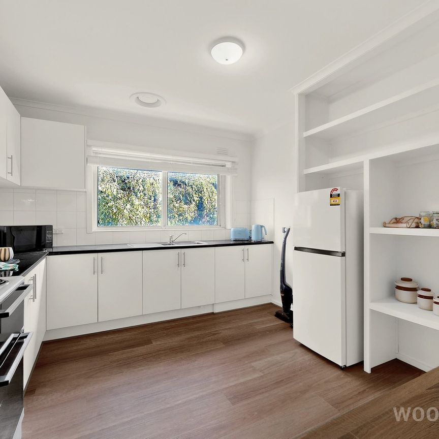 A Perfect Blend of Space, Style and Simplicity - Photo 1
